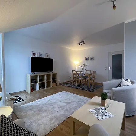 Hafenstrasse 33 Beatrice 20 *