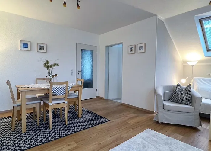 Hafenstrasse 33 Beatrice 20 *